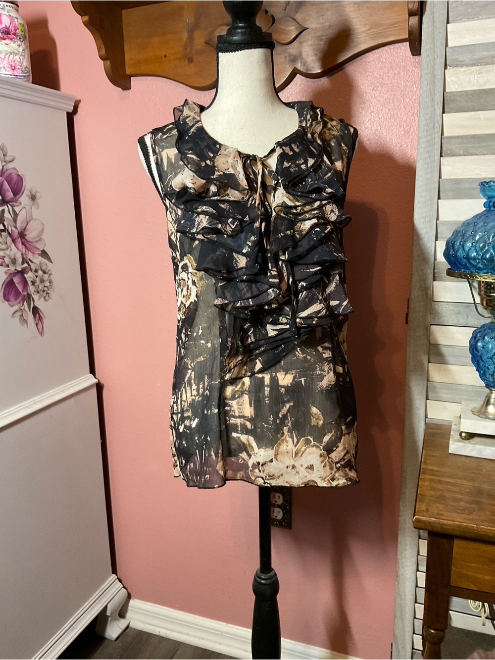 Spense Black and Beige Ruffled Sleeveless Blouse